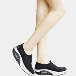 Damesschoenen*Ademende zomerse damessneakers met sleehak