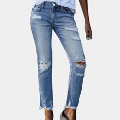 Broeken & Rokken Dames*Aldina - Casual gescheurde damesjeans voor de zomer Blauw