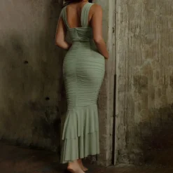 Jurken & Jumpsuits Dames*Aleksandra - Stijlvolle en nauwsluitende maxi-jurk voor dames, perfect voor de zomer