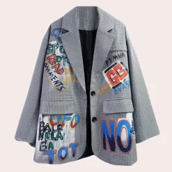 Blazers & Blouses Dames*Berthe - Oversized damesblazer met tekst voor de zomer Grijs