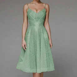 Jurken & Jumpsuits Dames*Blanca - Modieuze Zomerjurk met Elegante Open Rug