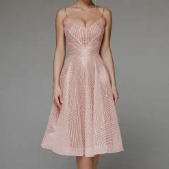 Jurken & Jumpsuits Dames*Blanca - Modieuze Zomerjurk met Elegante Open Rug