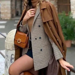 Blazers & Blouses Dames*BLAZENKA - Zomerse blazers met dubbele rij knopen