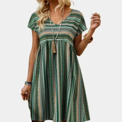 Jurken & Jumpsuits Dames*Comfortabele gestreepte zomerjurk voor dames