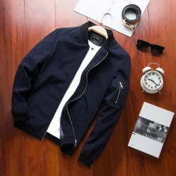 Jassen Heren*CRISTIAN - Stijlvolle en korte zomerjas voor heren, perfect voor de lente en zomer.