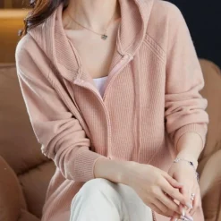 Truien & Vesten Dames*Danika - Comfortabel damesvest met capuchon voor de zomer