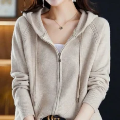 Truien & Vesten Dames*Danika - Comfortabel damesvest met capuchon voor de zomer