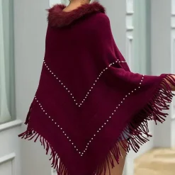 Truien & Vesten Dames*Eftychia - Luchtige Gebreide Poncho met Verfijnde Details voor Dames - Perfect voor de Zomer Rood