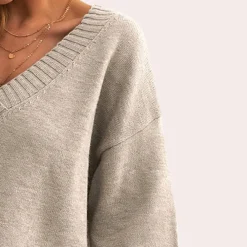 Truien & Vesten Dames*Elegante damestrui met v-hals voor de zomer