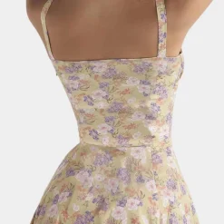 Jurken & Jumpsuits Dames*Emma - Zomerse gebloemde damesjurk met spaghettibandjes