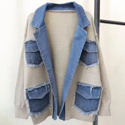 Truien & Vesten Dames*Hadria - Stijlvol gebreid damesvest met denimaccenten voor de zomer