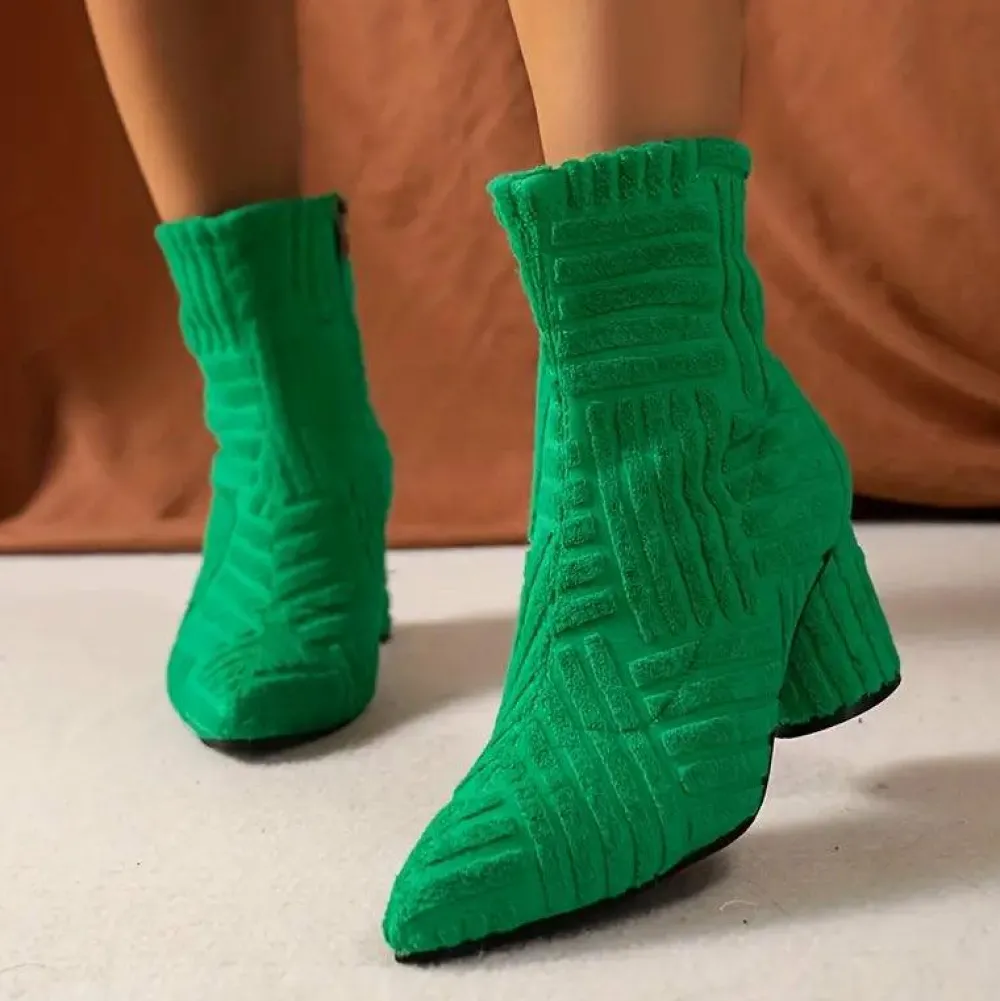 Damesschoenen*HELENA - Zomerse dameslaarzen met dikke hak in effen kleur