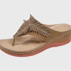 Damesschoenen*Kastanje - Comfortabele en stijlvolle zomerse damesslippers