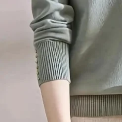 Truien & Vesten Dames*Katiya - Elegante v-hals zomertrui voor dames Lichtgroen