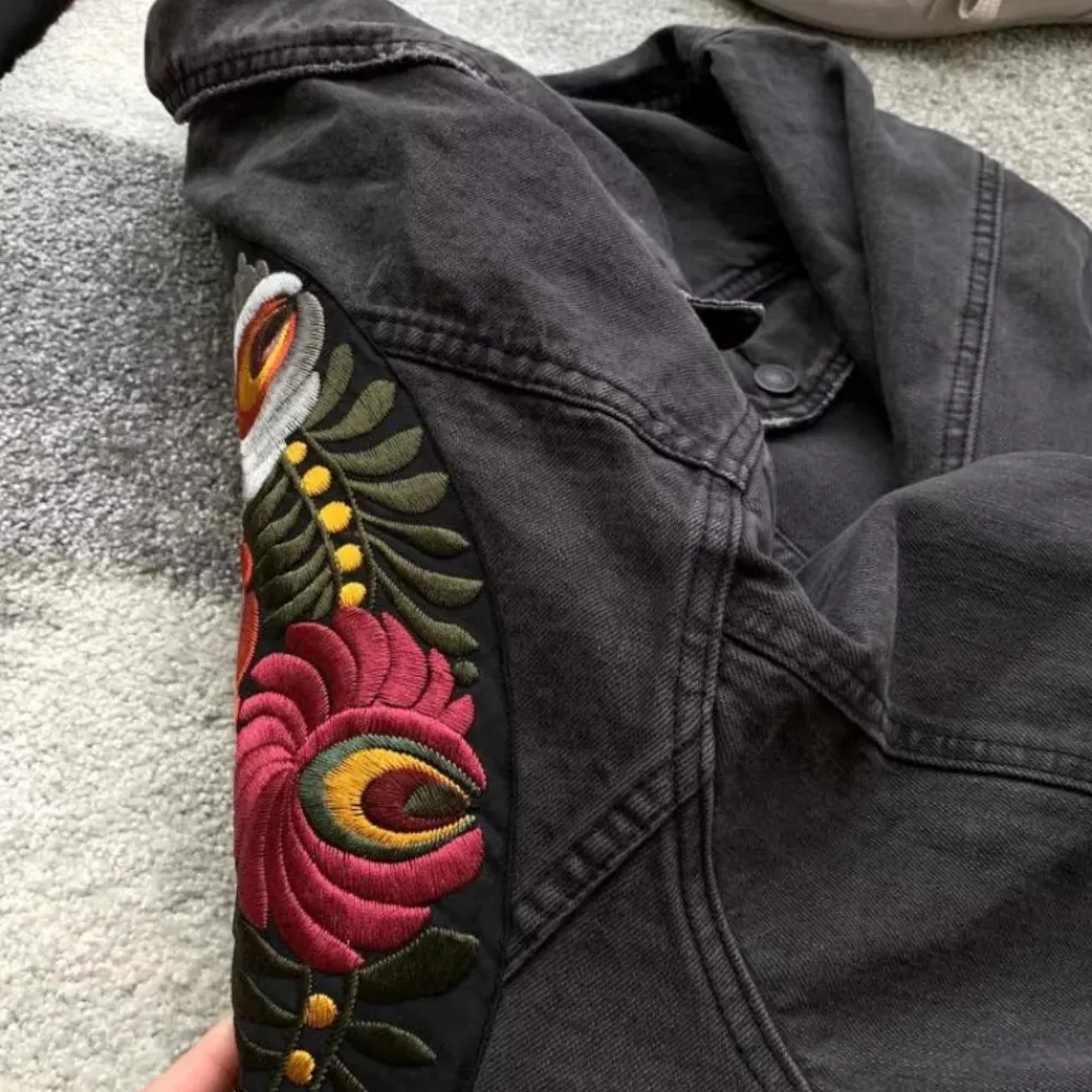 Jassen Dames*KIARA - Elegante Zomerjas voor Dames Zwart