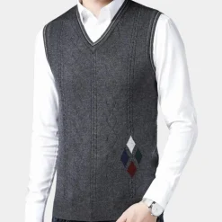 Truien & Vesten Heren*Kostas - Hippe heren trui vest met v-hals voor de zomer