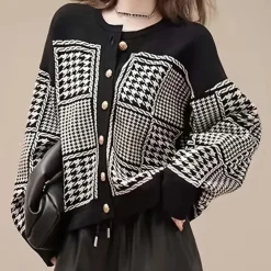 Truien & Vesten Dames*LAVINA - Stijlvolle Zomerse Trui voor Dames Zwart