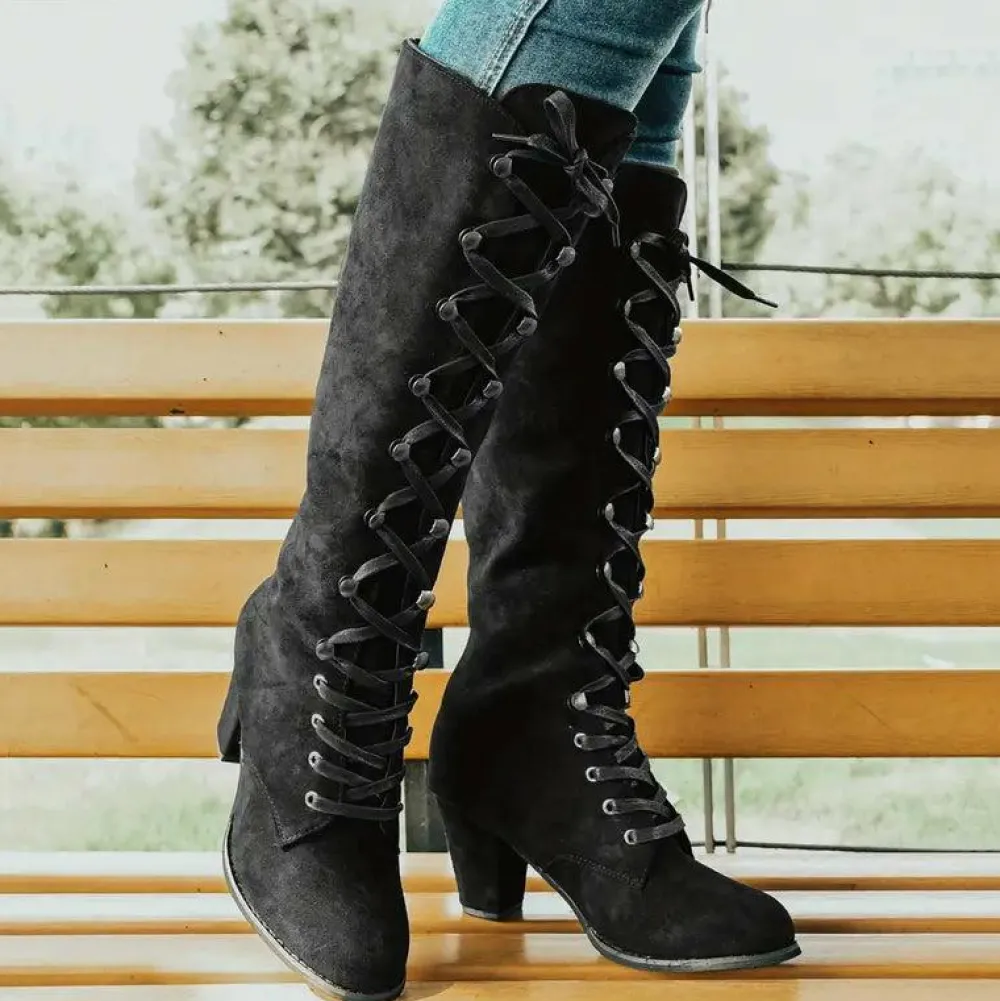 Damesschoenen*LEONA - Zomerse Dameslaarzen met Dikke Hak