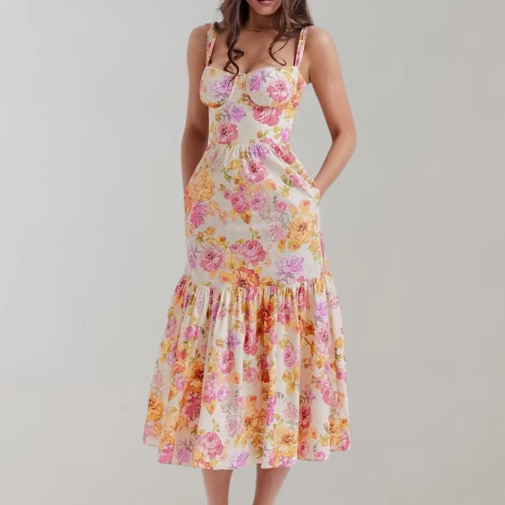 Jurken & Jumpsuits Dames*Lucca - Zomerse gebloemde en uitlopende midi-jurk Roze