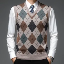 Truien & Vesten Heren*Manolis - Modieus mouwloos herenvest met V-hals voor de zomer