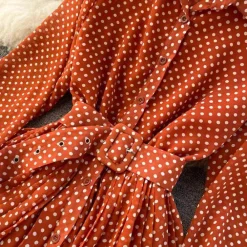 Jurken & Jumpsuits Dames*Nana - Zomerse Maxi-jurk met Stippen en Geplooide Details