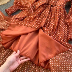 Jurken & Jumpsuits Dames*Nana - Zomerse Maxi-jurk met Stippen en Geplooide Details