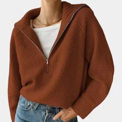 Topjes & Shirts Dames*Olina - Luchtige gebreide zomertop voor dames met stijlvolle halve rits