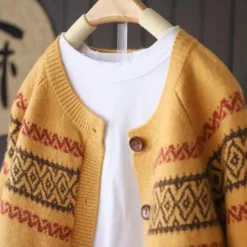 Truien & Vesten Dames*OLINE - Stijlvolle Zomerse Trui voor Dames Geel