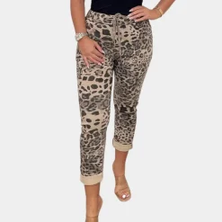 Broeken & Rokken Dames*Penelope - Damesbroek in Luxe Camouflage met Optimaal Comfort voor de Zomer