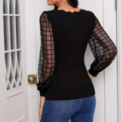 Topjes & Shirts Dames*Ronja - Elegante zomertop met V-hals en schulprandjes