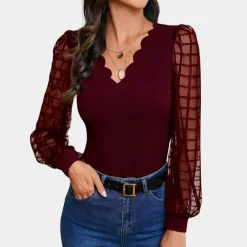 Topjes & Shirts Dames*Ronja - Elegante zomertop met V-hals en schulprandjes