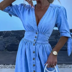 Jurken & Jumpsuits Dames*Stijlvolle zomerse damesjurk met knoopsluiting Lichtblauw