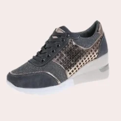 Damesschoenen*Stijlvolle zomersneakers met sleehakken