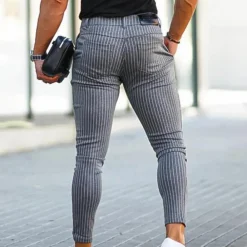 Broeken Heren*Zlatko - Gestreepte en rekbare chino-broeken voor heren - Zomerse stijl Lichtgrijs