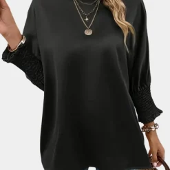 Blazers & Blouses Dames*Zuzanka - Eenvoudige damesblouse met ronde hals voor de zomer Zwart