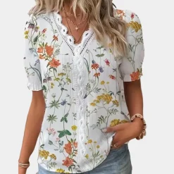 Blazers & Blouses Dames*Zuzanna - Luchtige gebloemde damesblouse met kanten rand voor de zomer